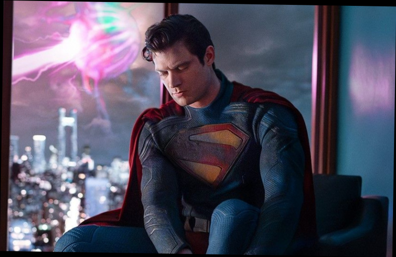James Gunn comparteix una foto de Chris Pratt visitant el conjunt de Superman