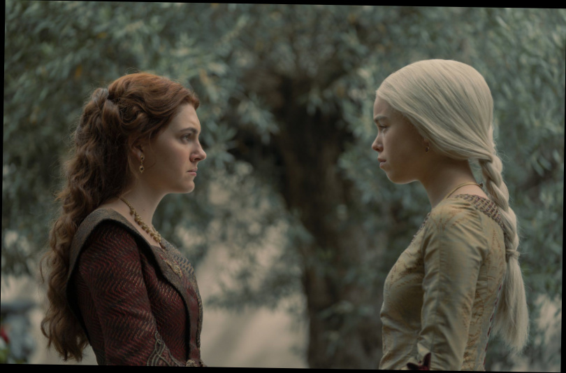 House of the Dragon: Milly Alcock Mengatakan Reaksi Penggemar Rhaenyra vs Alicent Itu Ironis