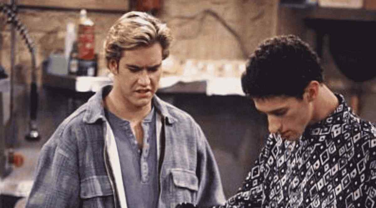 Mark-Paul Gosselaar Ingat Diselamatkan Oleh The Bell Co-Star Dustin Diamond