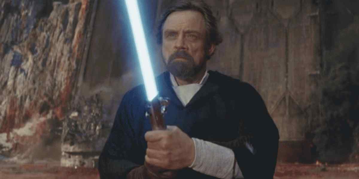 Star Wars: Rian Johnson Menjelaskan Mengapa Lightsaber Luke Berwarna Biru di 'The Last Jedi'