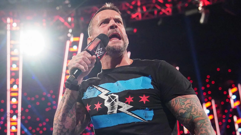 CMパンクがWWE復帰後初戦で勝利、プロモでコディ・ローズにシェードを投げつける