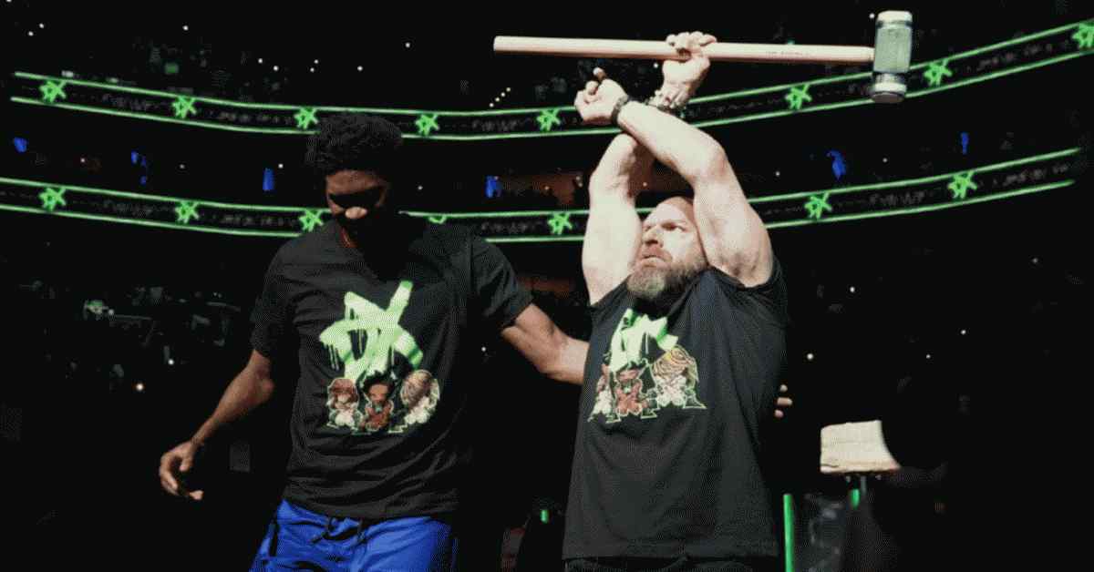 Als fanàtics de la WWE els agrada veure aparèixer a Triple H al partit dels playoffs de la NBA de la Philadelphia 76ers