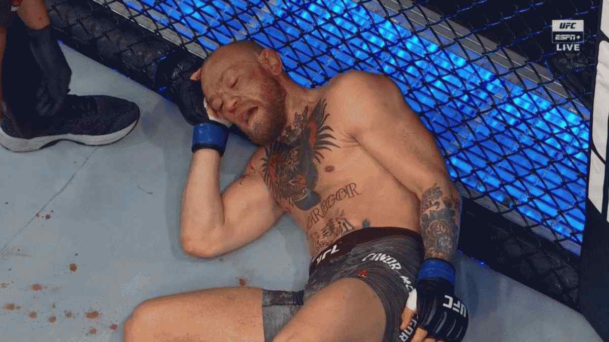 UFC 257: Мемы Конора МакГрегора взрываются после поражения нокаутом